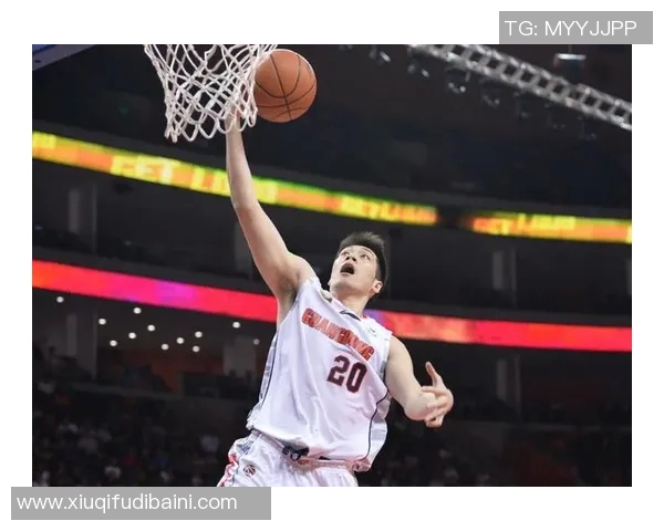 任骏飞因击打王哲林头部被裁判直接罚下引发热议 任骏飞因击打王哲林头部被裁判直接罚下引发热议